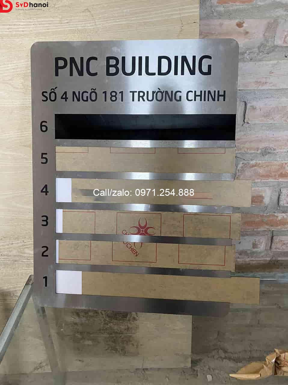 Biển toà nhà thay nội dung